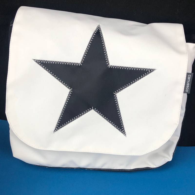 U - Segeltuch-Tasche, Klein U - Segeltuch-Tasche, Klein von Juergensendesign