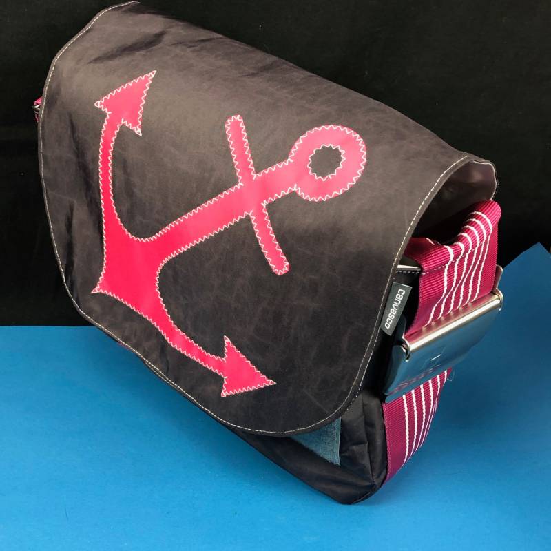 U - Segeltuchtasche, Mittlere Größe U - Segeltuchtasche, Mittlere Größe von Juergensendesign
