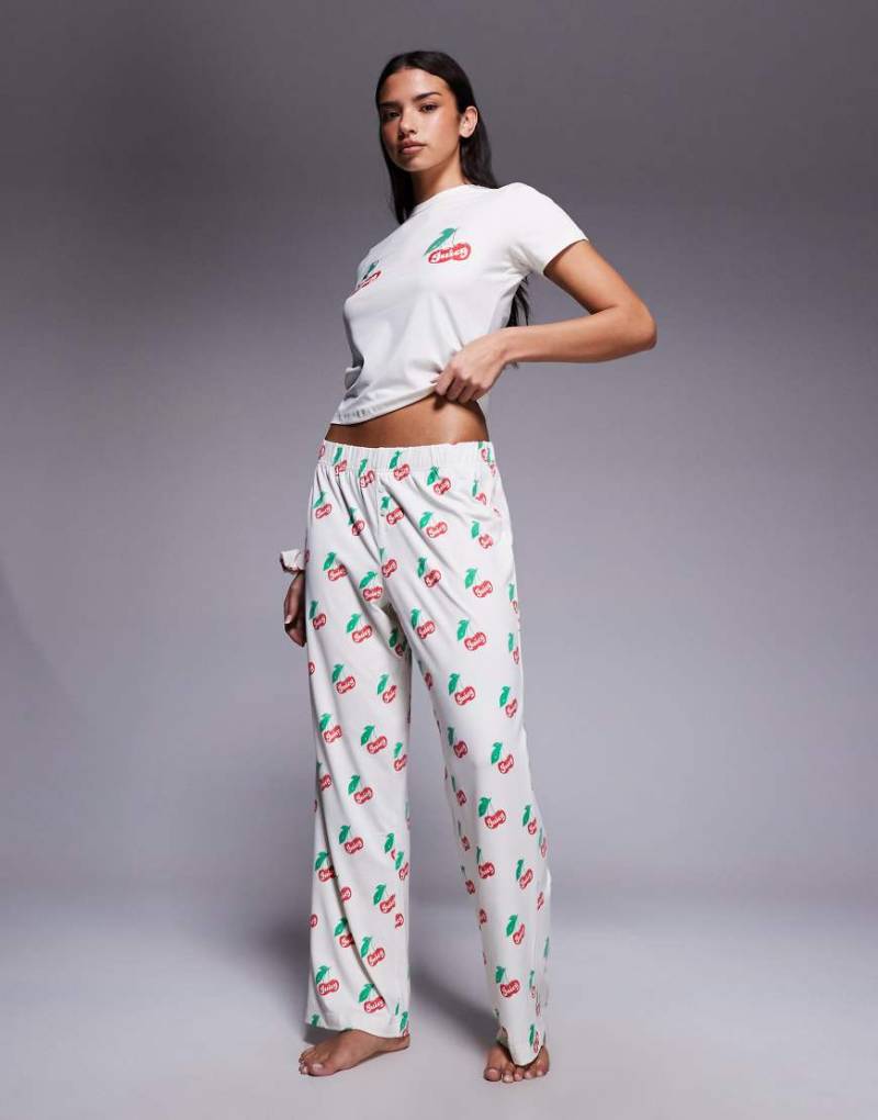 Juicy Couture - Schlafanzug in Creme mit Kirschmuster-Weiß von Juicy Couture