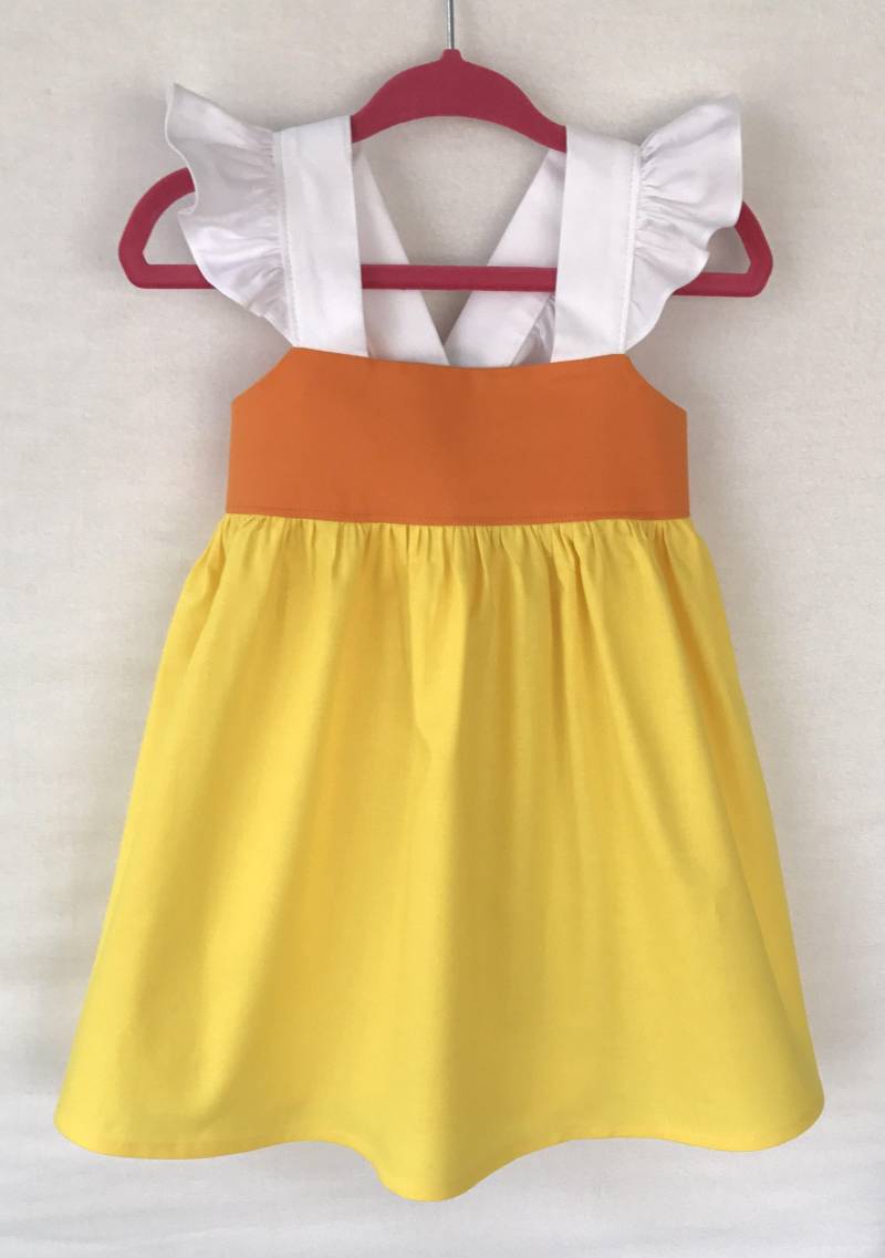 Halloween Baby Kleid, Candy Corn Sticken Mädchen Kleine Flattern Ärmel Kleid von JujaBeanKidz