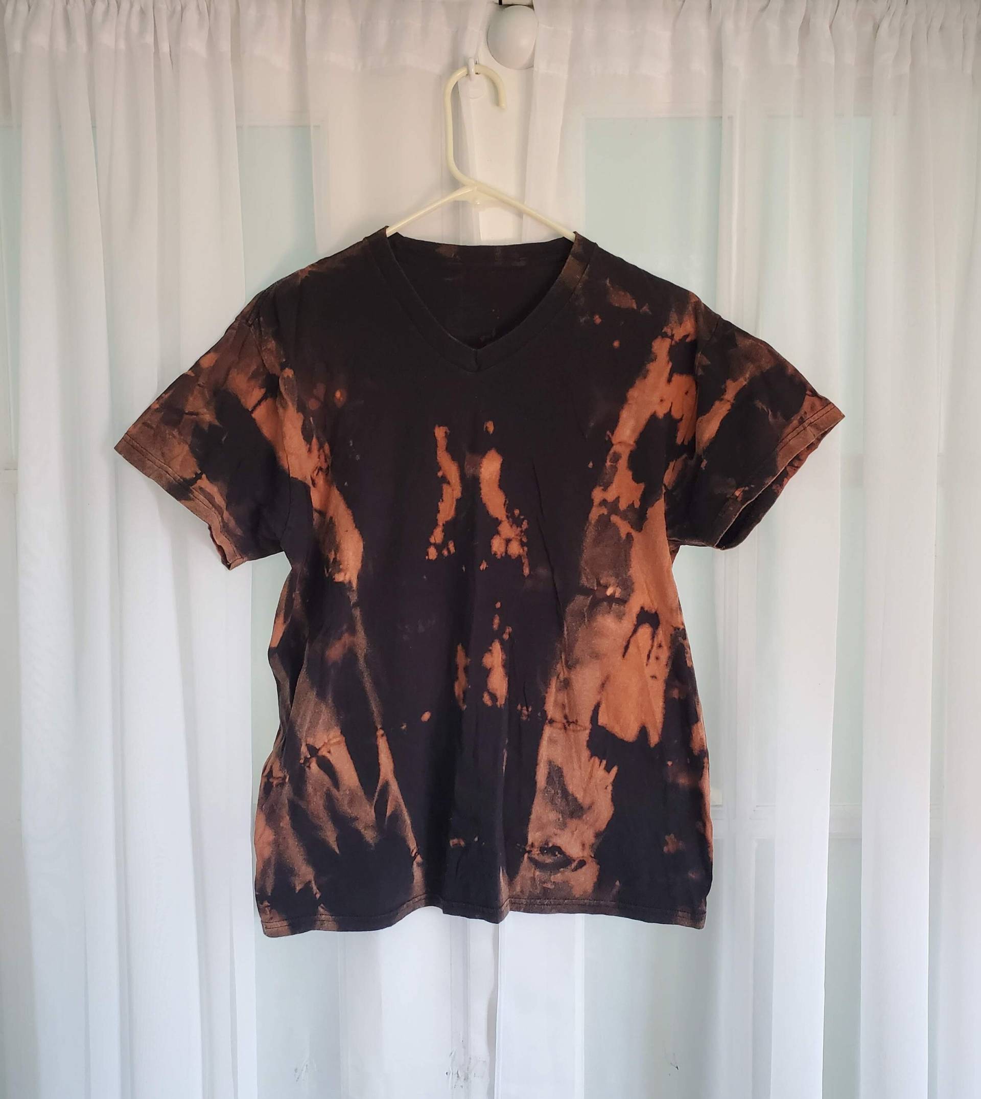 Bleach Tie-Dye Schwarzes Shirt | Erwachsene Medium Bleach Tie-Dye Schwarzes Shirt | Erwachsene Medium von JujuBleach