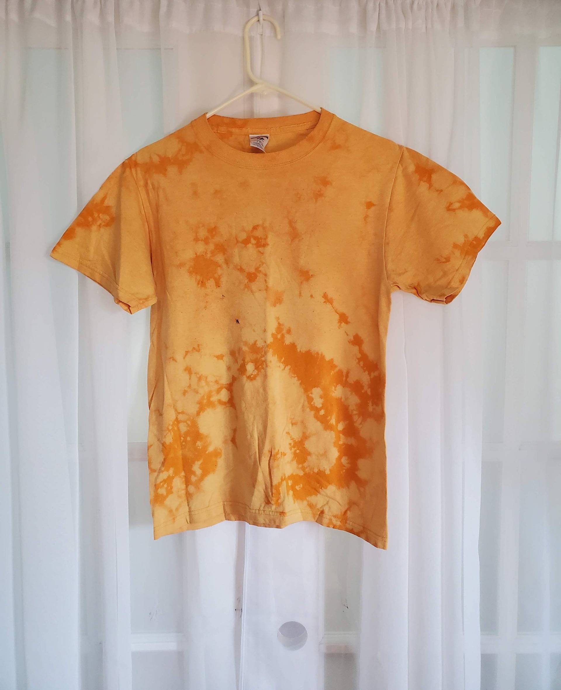 Bleichmittel Tie-Dye Orange Shirt | Erwachsene Klein Bleichmittel Tie-Dye Orange Shirt | Erwachsene Klein von JujuBleach