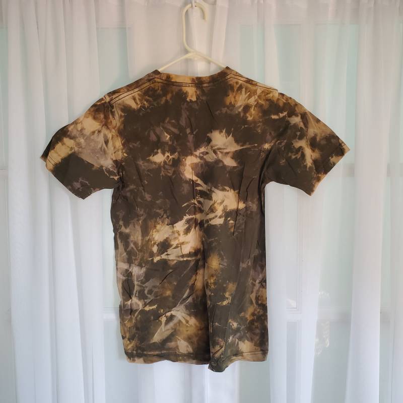 Gebleichtes Tie-Dye Grünes Shirt | Erwachsene Klein Gebleichtes Tie-Dye Grünes Shirt | Erwachsene Klein von JujuBleach