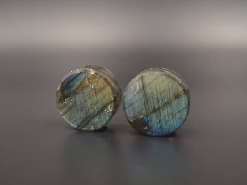 18mm Labradorit Plugs 18mm Labradorit Plugs von JujuStoneworks
