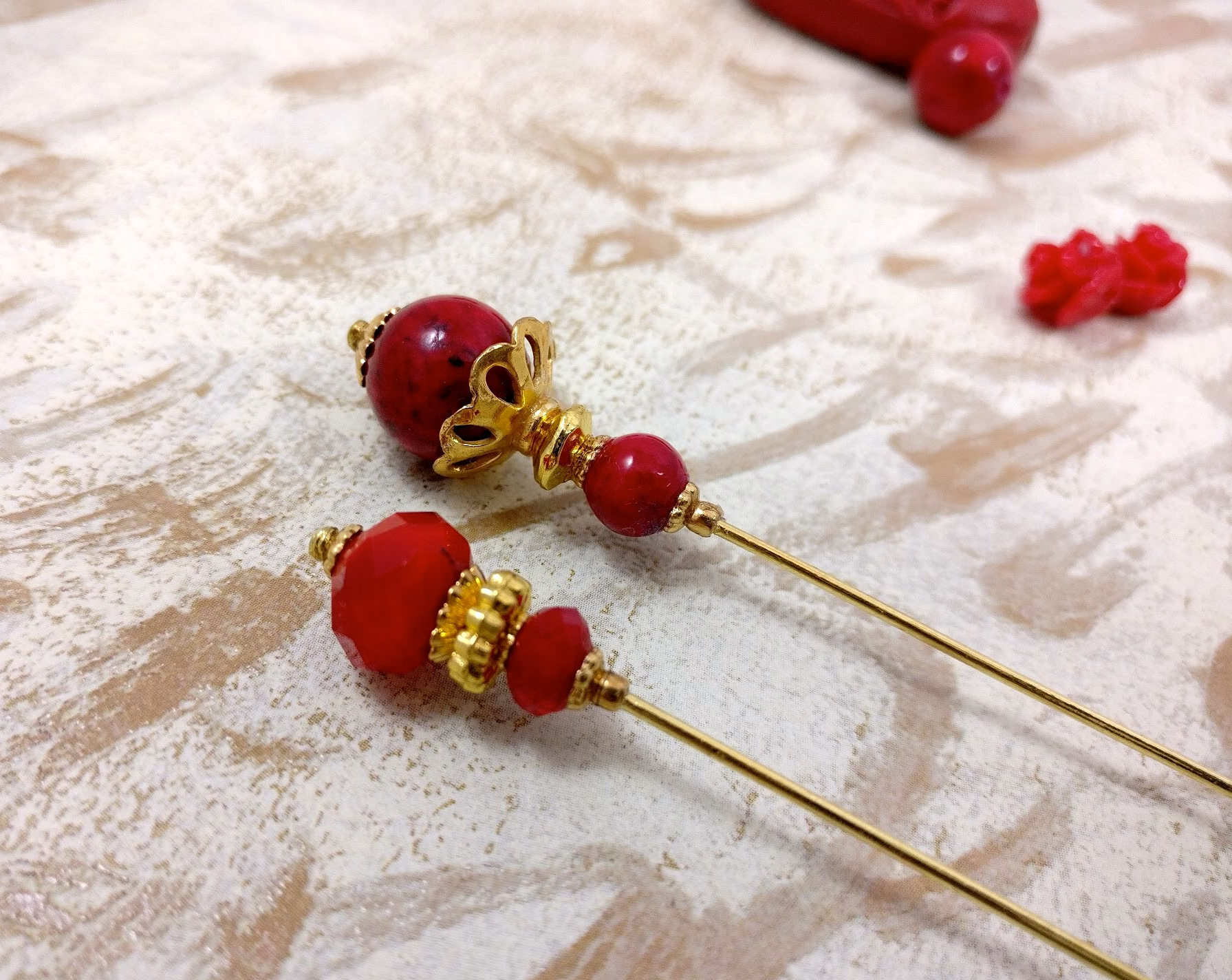 Rote Koralle Hutnadeln, Vergoldete Stick Pins, Hijab 2Er Set von JujubePins