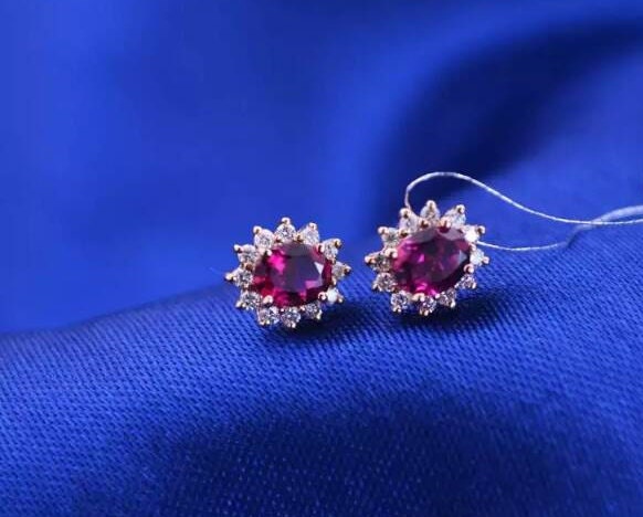 Prinzessin Diana Style Rubellit Turmalin Rot Diamant 18K Stieg Gold Ohrringe Stud Hochzeit Geburtstag Valentinstag Muttertag-Tag-Jubiläum Prinzessin Diana Style Rubellit Turmalin Rot Diamant 18K Stieg Gold Ohrringe Stud Hochzeit Geburtstag Valentinstag Muttertag-Tag-Jubiläum von Jujuden