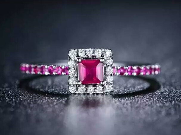 Smaragd Rubin Diamant-Verlobungsring in 18 K Weissgold Hochzeit Geburtstag Jubiläum Valentine Geschnitten Smaragd Rubin Diamant-Verlobungsring in 18 K Weissgold Hochzeit Geburtstag Jubiläum Valentine Geschnitten von Jujuden