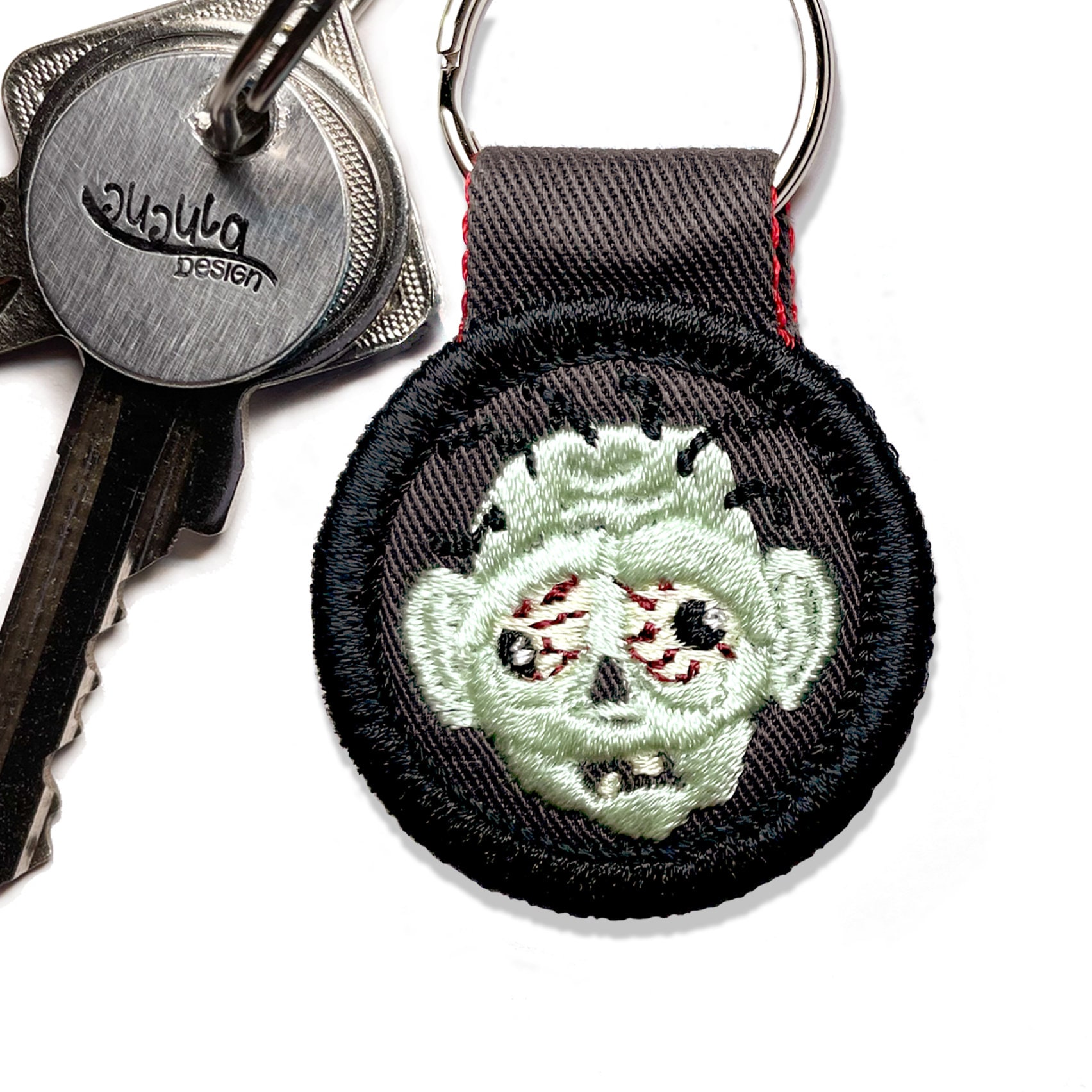 Bestickter Schlüsselanhänger "Zombie" | Optional Individualisierbar von JujulaDesign