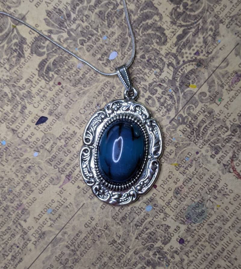 Blaue Drachen Vene Natürliche Knisternde Achat Stein in Scrolling Rokoko Inspiriert Offene Silber Anhänger Auf 925 Sterling Halskette Blaue Drachen Vene Natürliche Knisternde Achat Stein in Scrolling Rokoko Inspiriert Offene Silber Anhänger Auf 925 Sterling Halskette von JujusCrafts