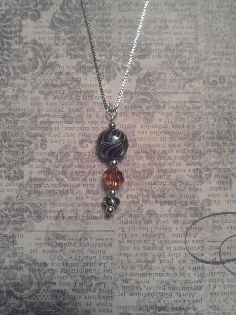 Einfache Perlen Tropfen Anhänger Mit Schwarz Und Weiß Wirbel Lampwork Glas Ab Aurora Borealis Facettierte Perle Auf 925 Sterling Silber Halskette Einfache Perlen Tropfen Anhänger Mit Schwarz Und Weiß Wirbel Lampwork Glas Ab Aurora Borealis Facettierte Perle Auf 925 Sterling Silber Halskette von JujusCrafts