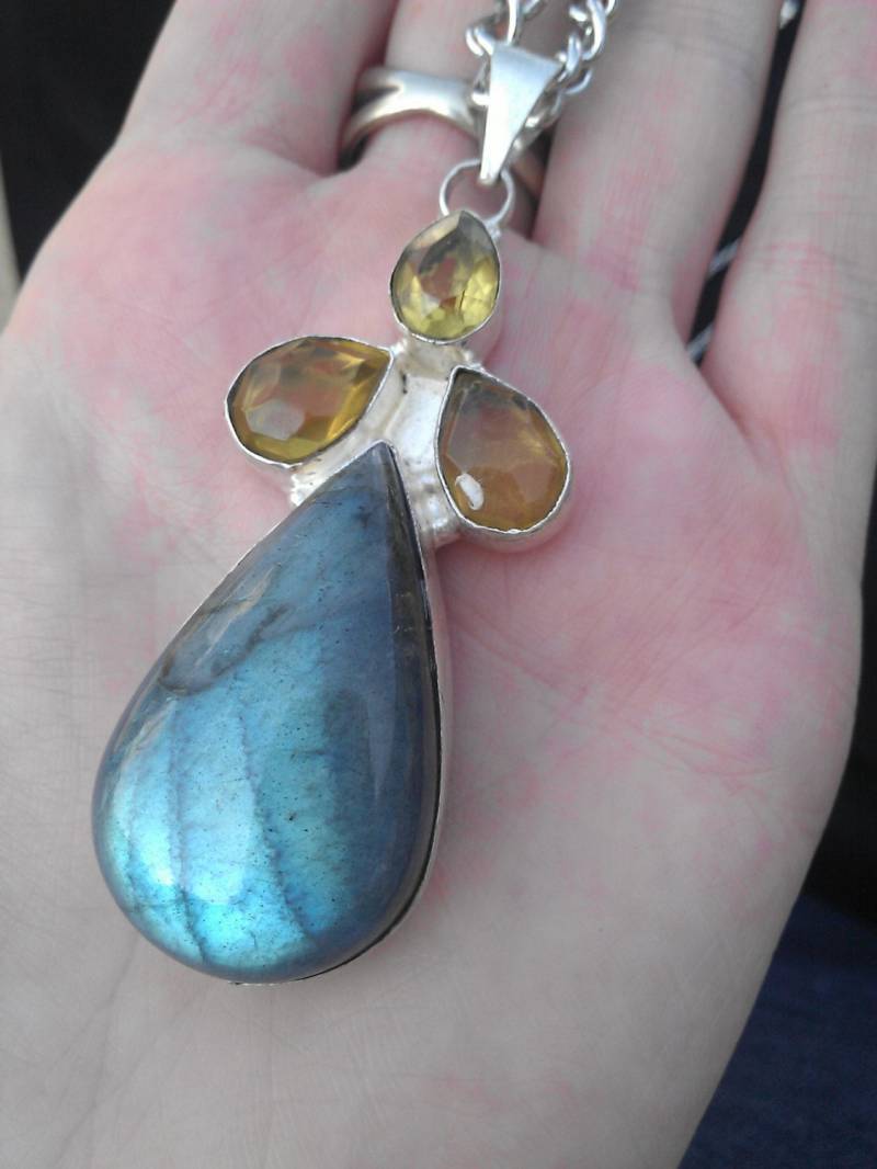 Feurige Labradorit Und Zitrone Citrine Teardrop Akzent Silber Anhänger Halskette von JujusCrafts