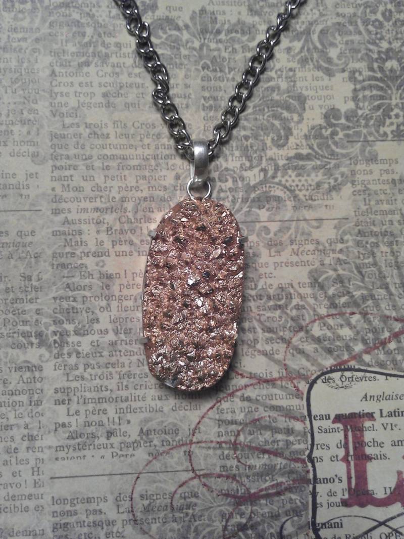 Freie Form Golden Orange Druzy Stein Anhänger in Prong Einstellung-Anhänger Auf Silberkette von JujusCrafts