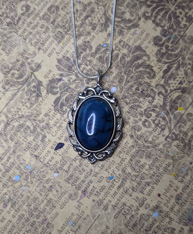 Natürliche Blaue Drachen Vene Knisterte Achat Stein in Art-Deco-Stil Silber Anhänger Auf 925 Grade Sterling Halskette von JujusCrafts