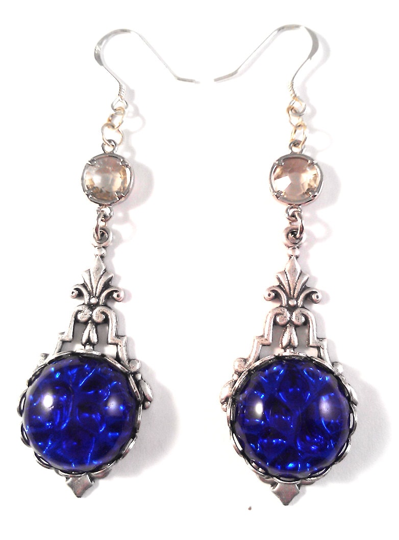 Vintage 1950 Pin Feuer Saphir Blau Opal Glas in Baumseider Tropfen Art Deco Sterling Silber Ohrringe Und Klare Kristall Akzente von JujusCrafts