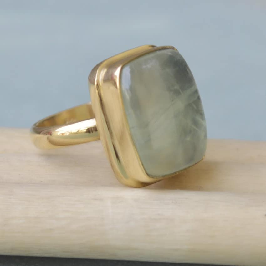 Kissen Cab Natural Prehnit Ring, Sterling Silber Gelb Plattiert, Rose Vergoldet Gold Grüner Ring Schmuck von Julekhajewels