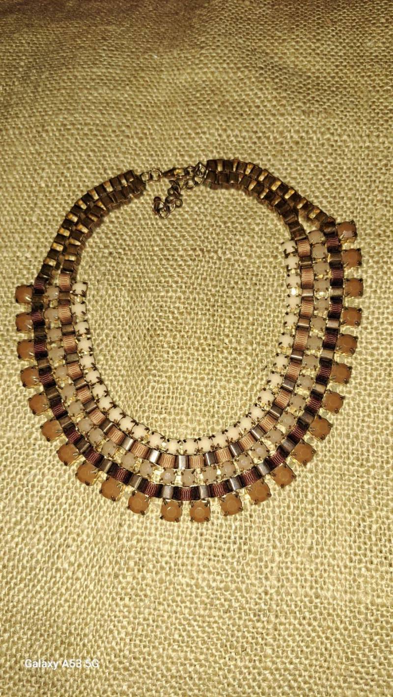 Breite Damenhalskette Modeschmuck Brauntöne Mit Verschiedenen Elementen - Vintage von JulesLaedchen