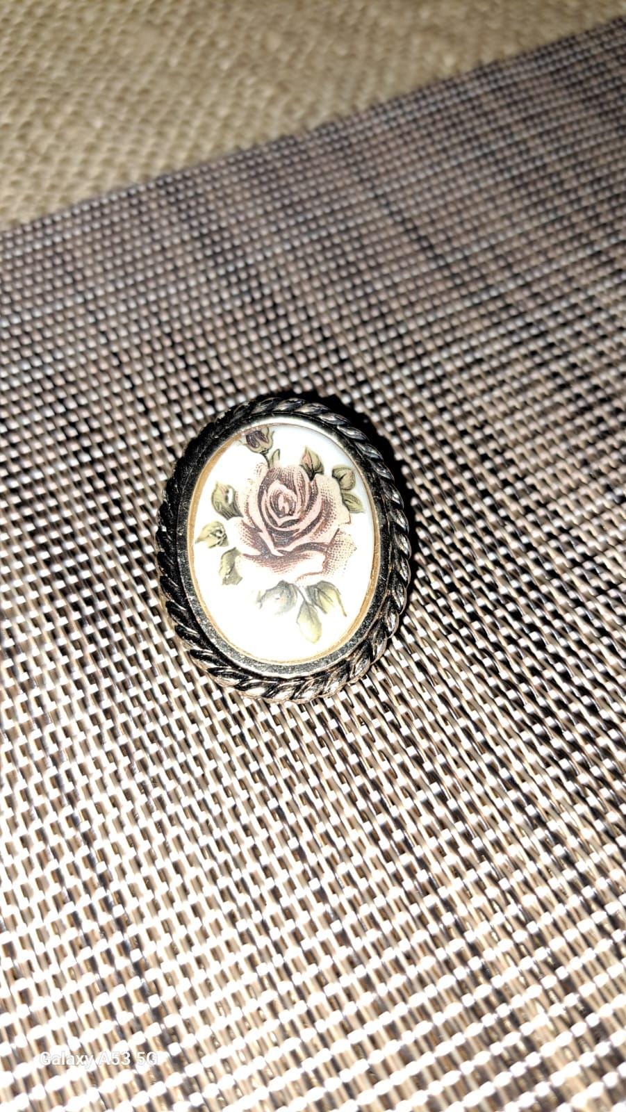 Tuchclip Halter Mit Rose Altrosé Auf Weißem Hintergrund - Modeschmuck von JulesLaedchen