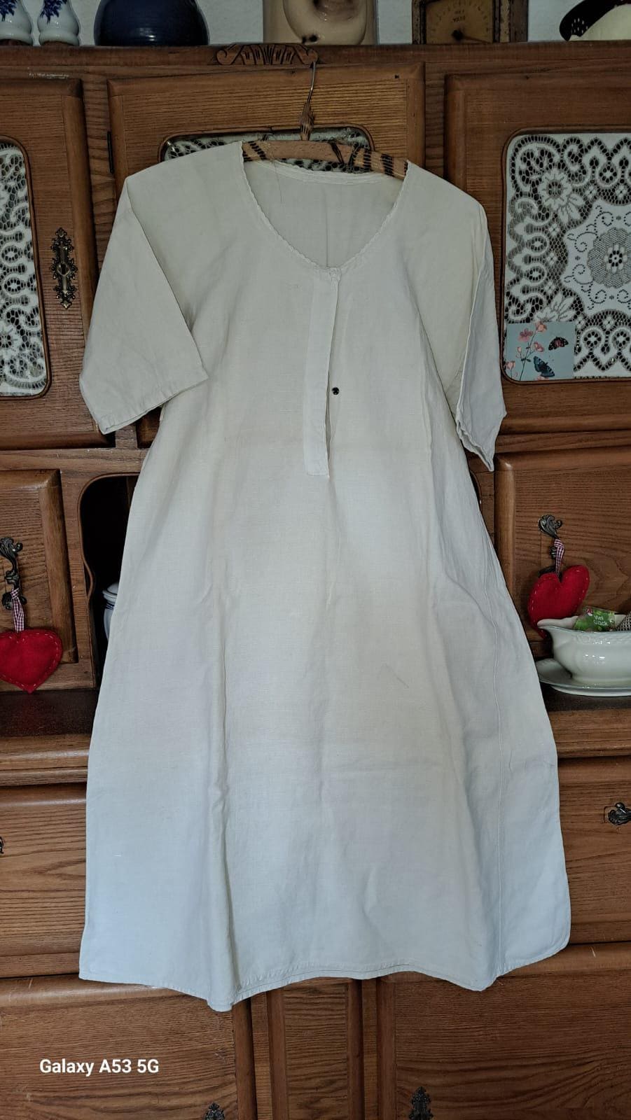 Vintage Nachthemd Leinen Alt Mit Halbem Arm von JulesLaedchen