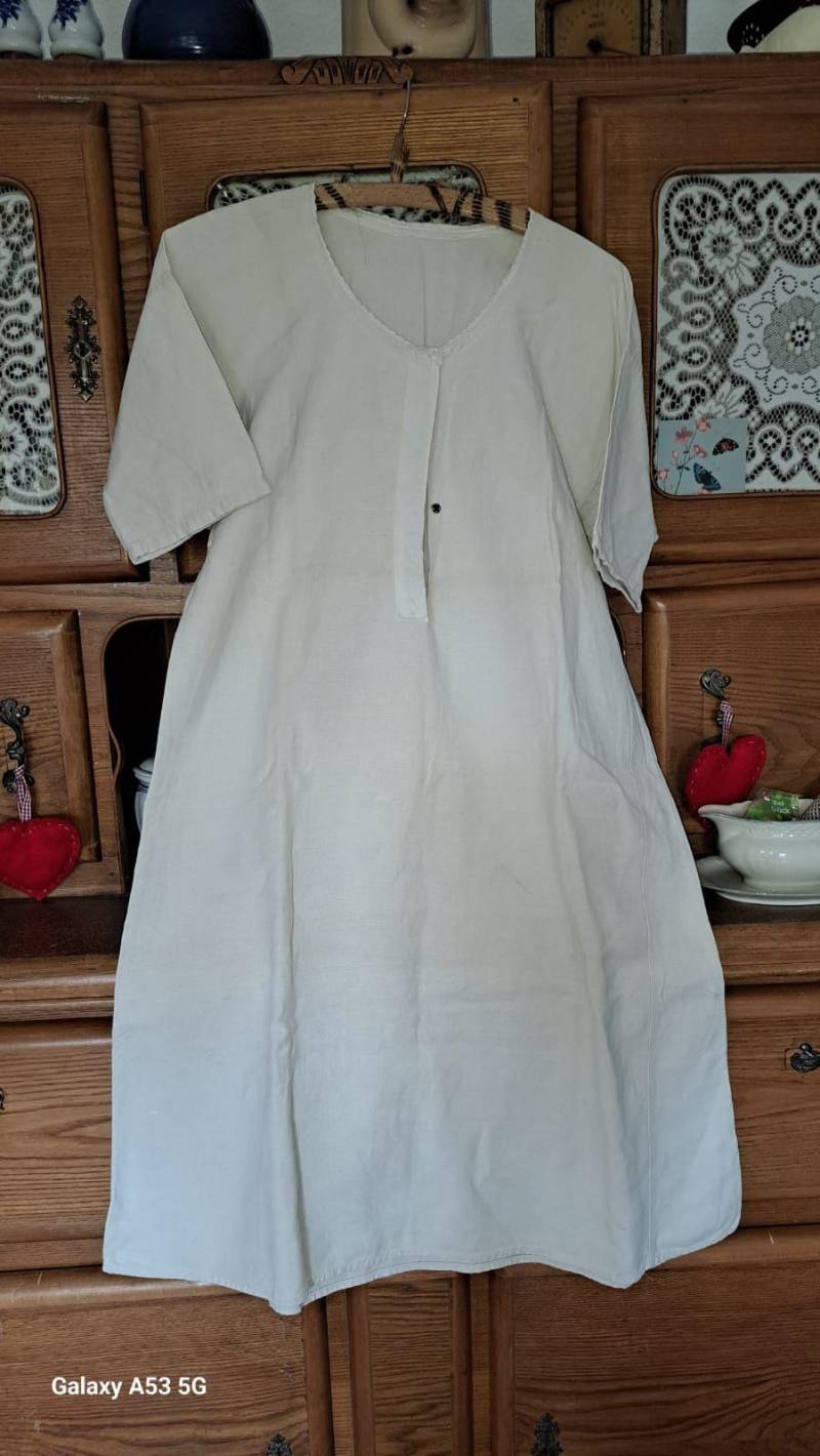 Vintage Nachthemd Leinen Alt Mit Halbem Arm von JulesLaedchen