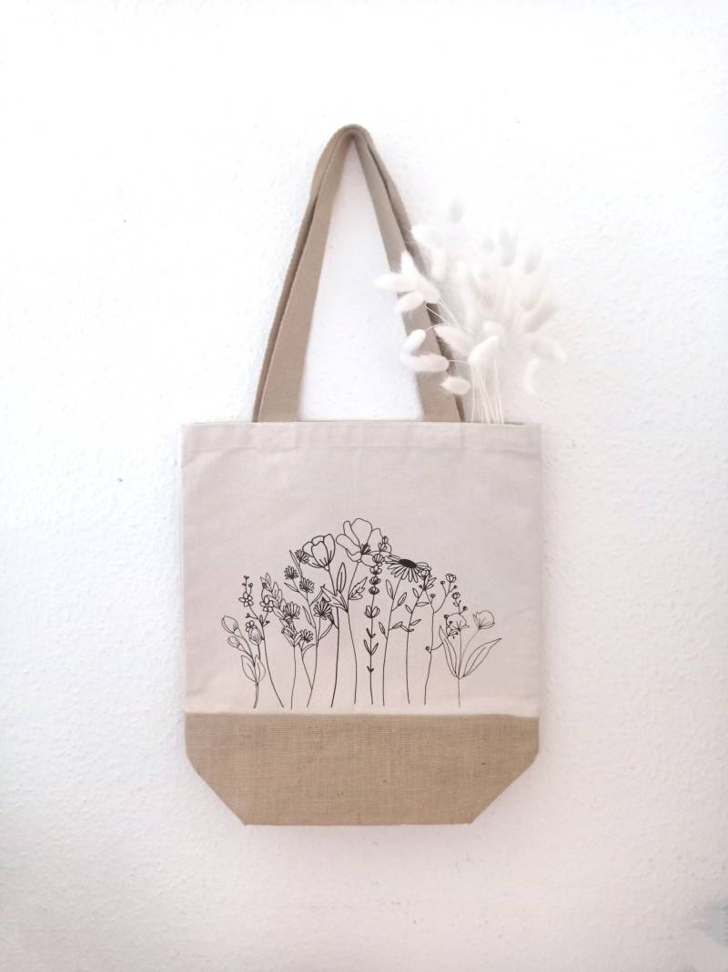 Jutetasche Blumen Wildblumen | Shopper Baumwolltasche Einkaufstasche Muttertag Weihnachten Geschenk - Art.nr. Jb02 Jutetasche Blumen Wildblumen | Shopper Baumwolltasche Einkaufstasche Muttertag Weihnachten Geschenk - Art.nr. Jb02 von JuliBellDeko