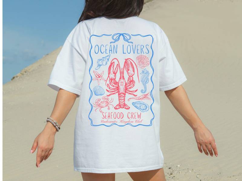 Ocean-Liebhaber-T-Shirt-Meeresfrüchte-Crew-Shirt Geschenk Für Fisch-Liebhaber-Urlaubs-T-Stück Strand-Outfit-Hummer-T-Stück von JuliParkStudio