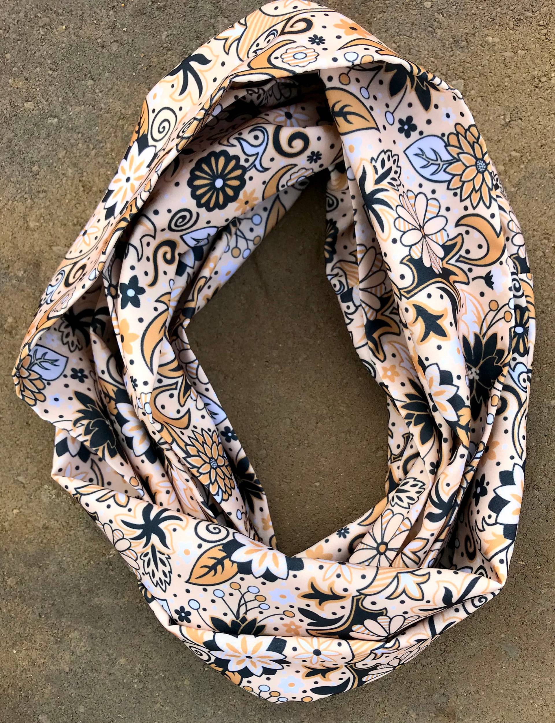Seidenschal - "Classic Floral" 53" Umfang Seidenschal - "Classic Floral" 53" Umfang von JuliStyle