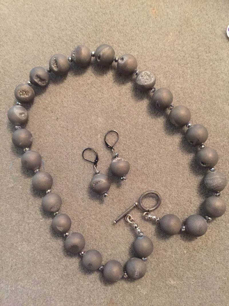 Graue Druzy Achat Kette/Ohrringe Set von JuliaBead