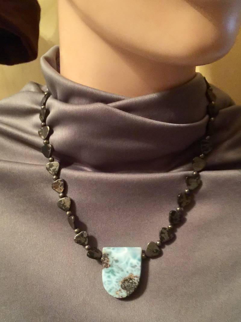 Larimar Anhänger Mit Pyrit Larimar Anhänger Mit Pyrit von JuliaBead