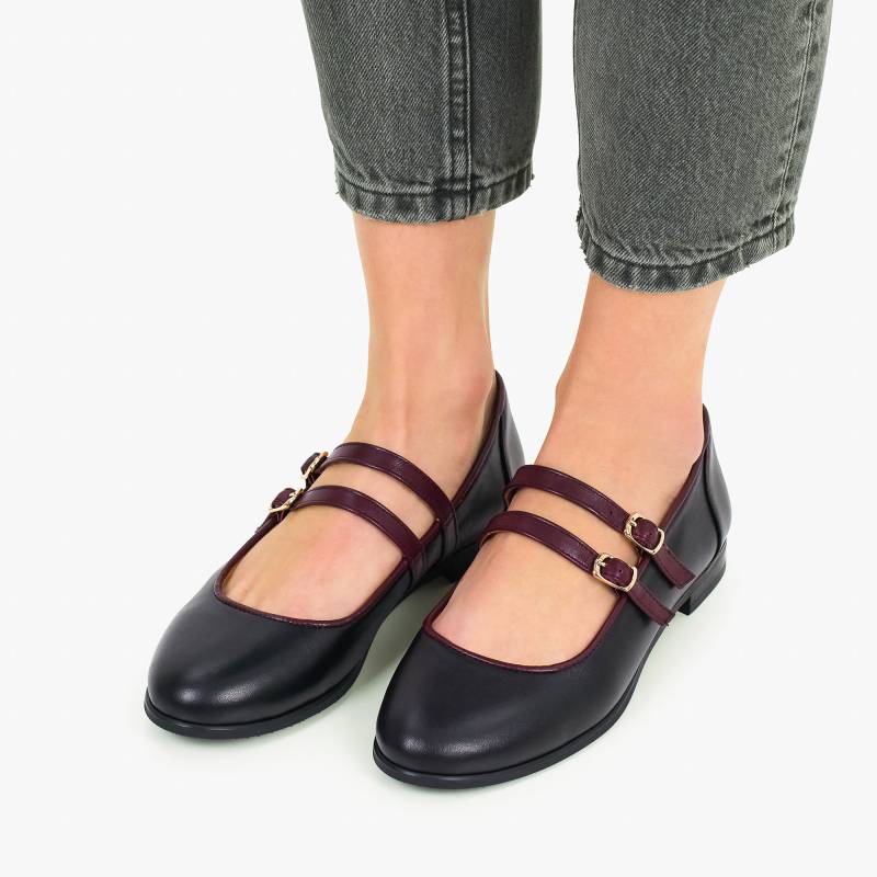 Emily - Damen Mary Jane Ballerinas, Schwarze Ballerina-Schuhe Mit Kontrastierenden Bordeauxfarbenen Riemen, Komplett Handgefertigt Und Anpassbar von JuliaBoShoes