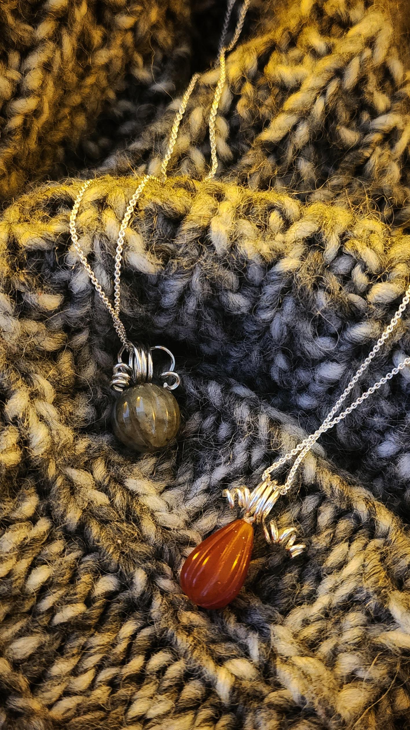 Kette "Pumpkin Spice & Silber' von JuliaIsabellBaeumer