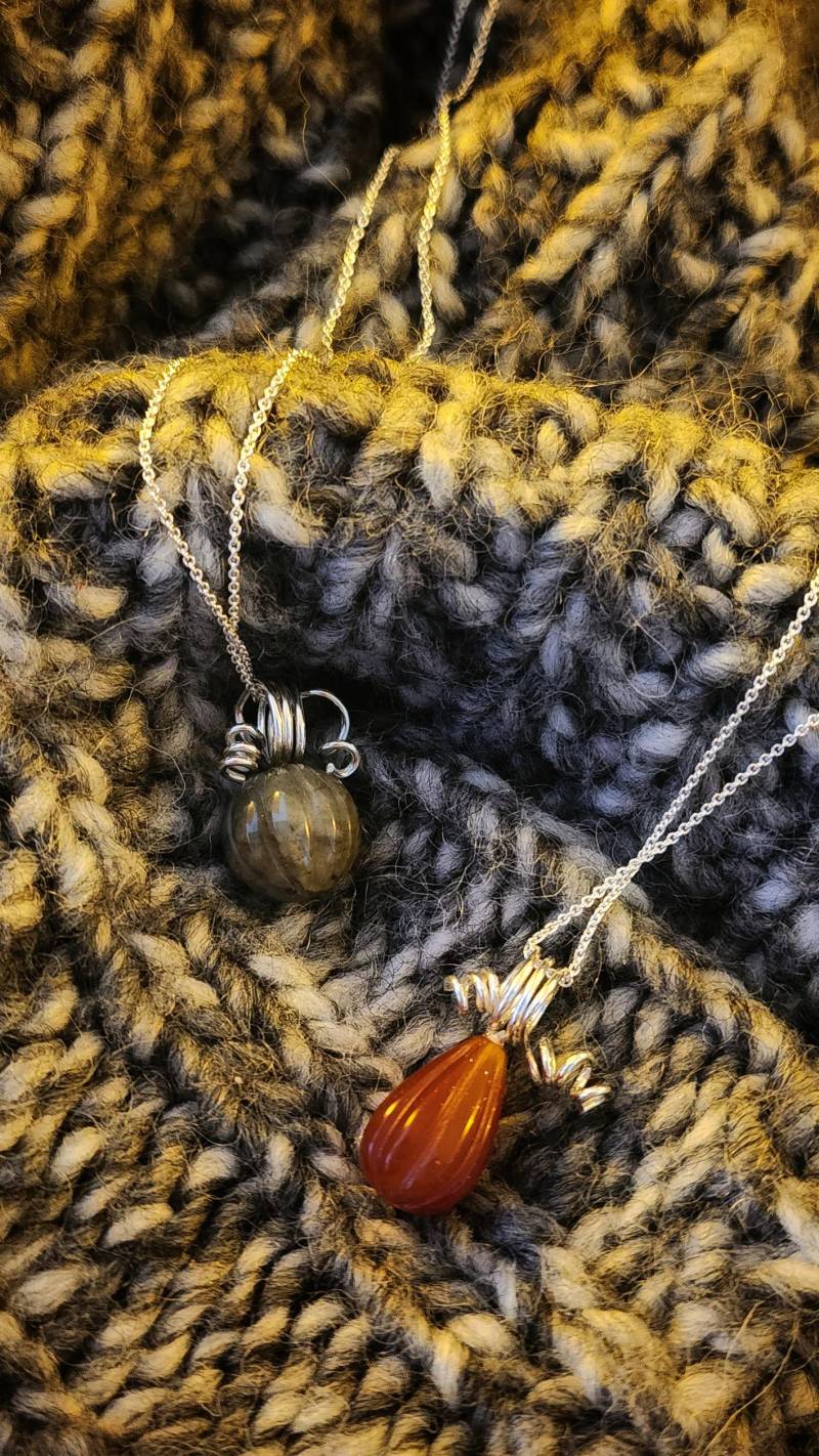 Kette "Pumpkin Spice & Silber' von JuliaIsabellBaeumer