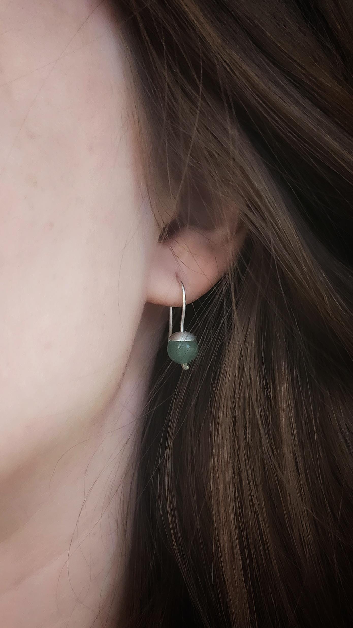 Mini-Ohrhänger "Drops' Mit Aventurin von JuliaIsabellBaeumer