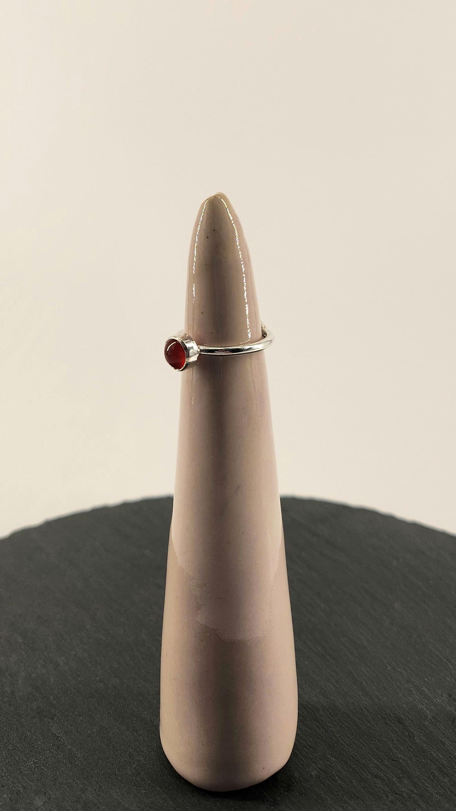 Mini-Ring "Drops' Mit Karneol von JuliaIsabellBaeumer