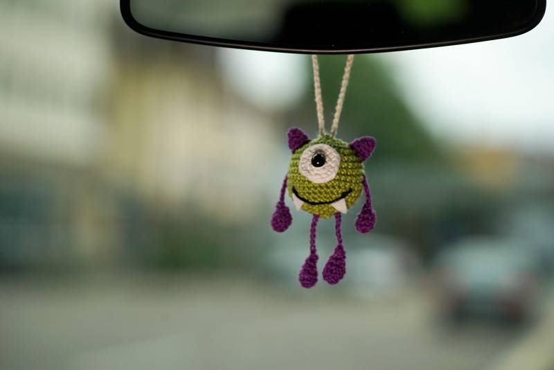 Gehäkelter Monster-Anhänger - Niedliches Einauge Für Auto, Zuhause Oder Tasche, Monster Grün Rückspiegel, Auto Rückfahrt Zubehör Gehäkelter Monster-Anhänger - Niedliches Einauge Für Auto, Zuhause Oder Tasche, Monster Grün Rückspiegel, Auto Rückfahrt Zubehör von JuliaKonstanzDe