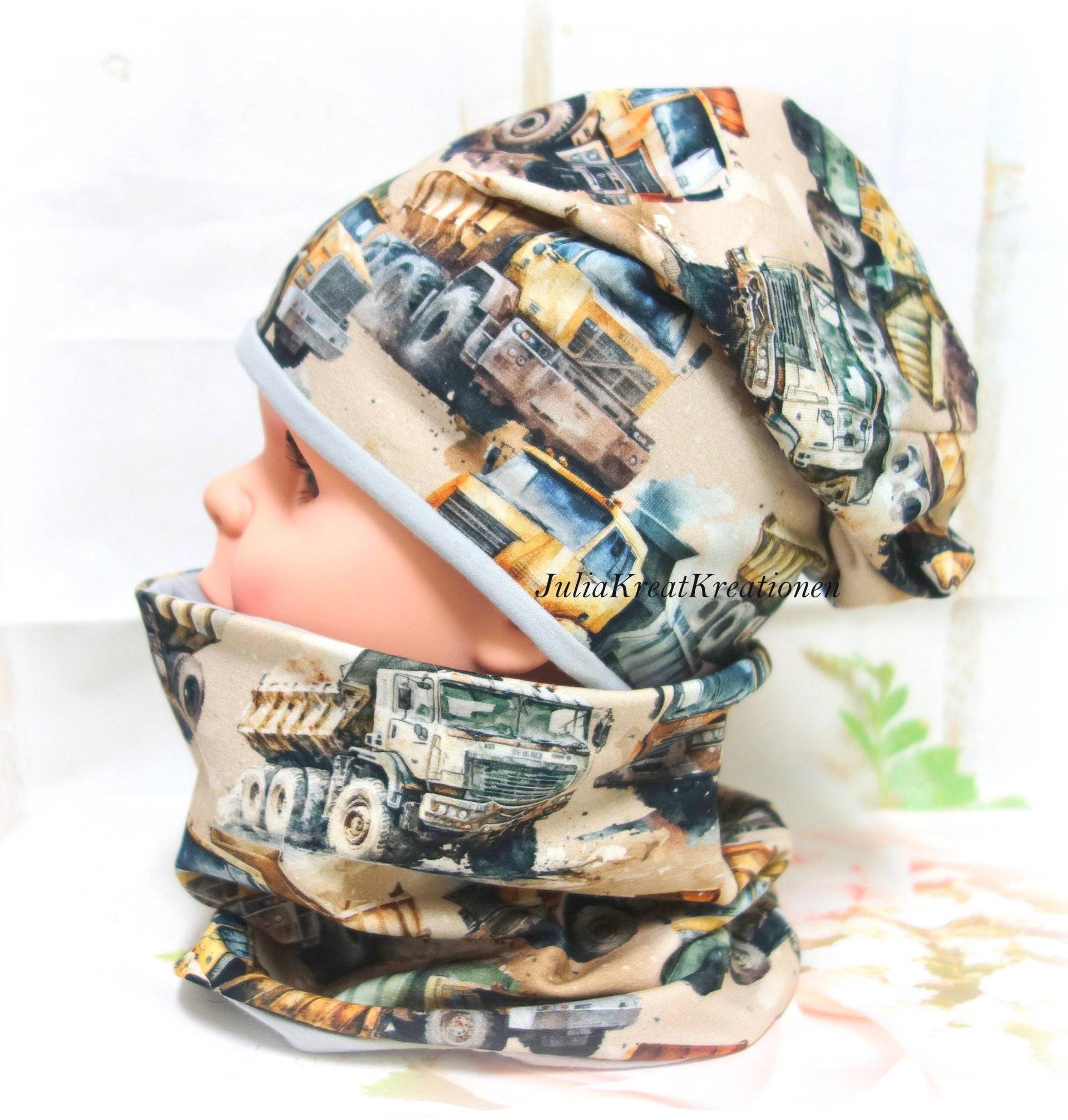 Bagger Lkws Beanie Mütze Loop 2Er Set Autos Bagger Baustelle Wendemütze Wunschgröße Sweat Stoff Handarbeit Bagger Lkws Beanie Mütze Loop 2Er Set Autos Bagger Baustelle Wendemütze Wunschgröße Sweat Stoff Handarbeit von JuliaKreatKreationen