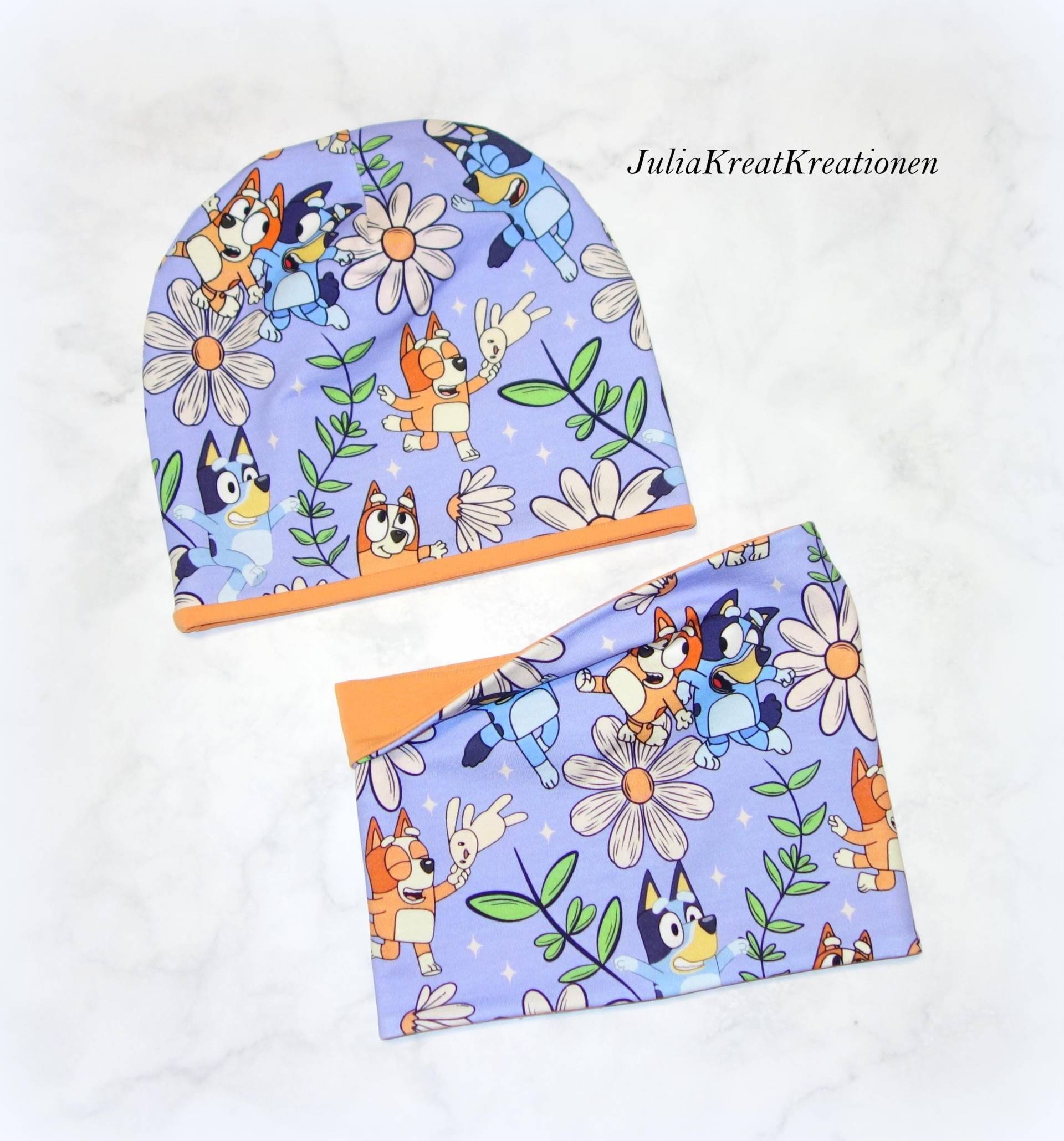 Beanie Mütze Loop Wendemütze 2Er Set Lila Orange Hunde Margeriten Blumen Wunschgröße Handarbeit Beanie Mütze Loop Wendemütze 2Er Set Lila Orange Hunde Margeriten Blumen Wunschgröße Handarbeit von JuliaKreatKreationen