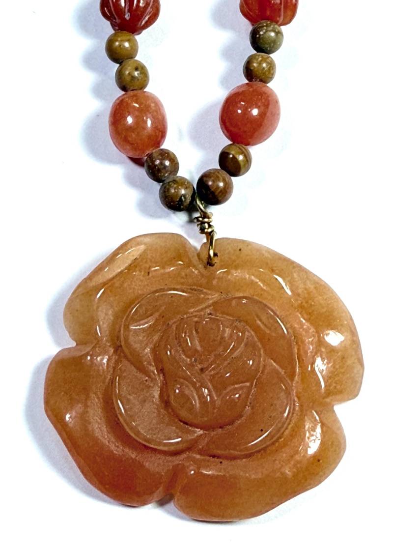 Roter Aventurin Rose Designer Halskette Geschnitzt Signiert von JuliaLeesEtsyShop
