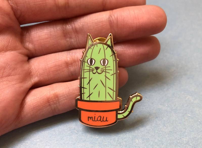 Catus Emaille Pin Catus Emaille Pin von JuliaMoraesDesigns