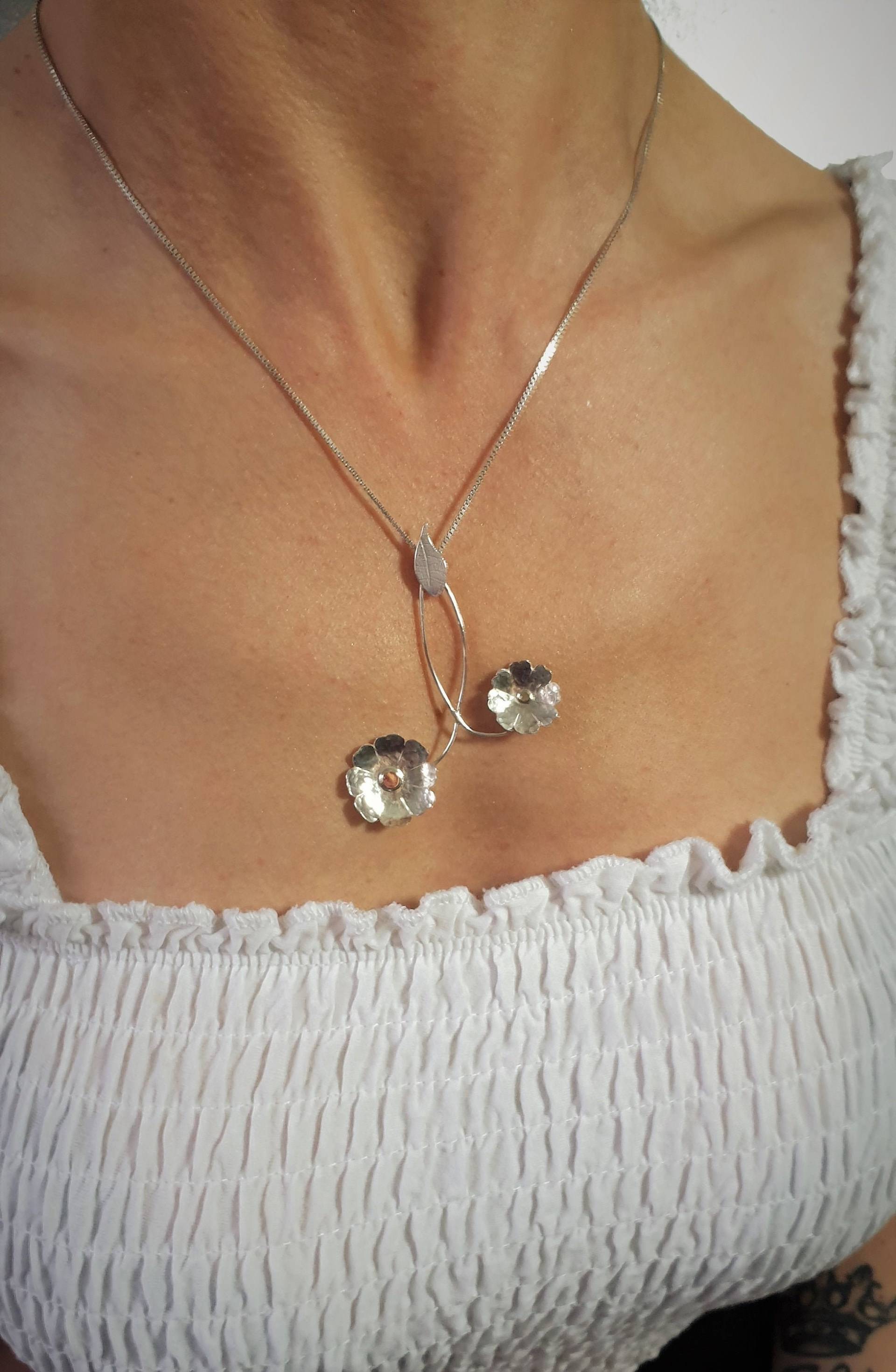 Doppelte Aussage Blume Anhänger Sterling Silber & 9 Ct Gold Doppelte Aussage Blume Anhänger Sterling Silber & 9 Ct Gold von JuliannaLockett