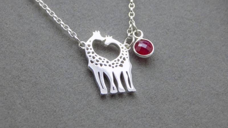 Giraffe Herz & Edelstein Charme Silber Halskette Giraffe Herz & Edelstein Charme Silber Halskette von JuliannaLockett