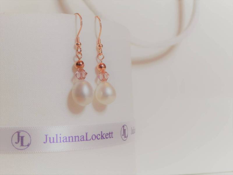 Süßwasser-Zuchtperlen & Kristallohrringe 925 Rose Vergoldet Süßwasser-Zuchtperlen & Kristallohrringe 925 Rose Vergoldet von JuliannaLockett