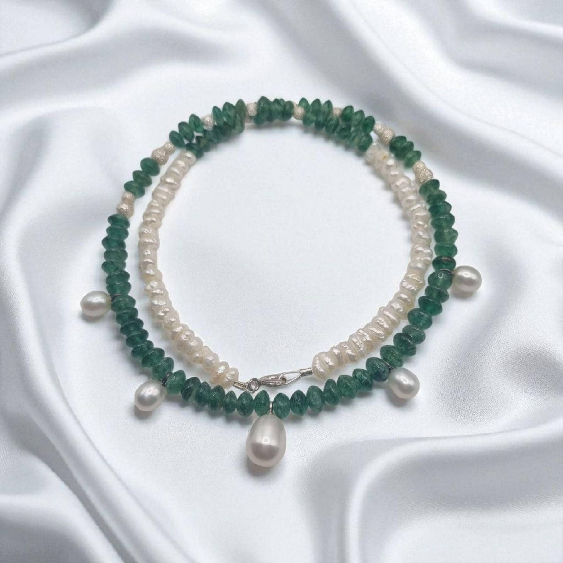 Halskette Mit Echtem Smaragd Und Echten Süßwasserperlen in 925 Sterling Silber von JuliasJewelryJJ