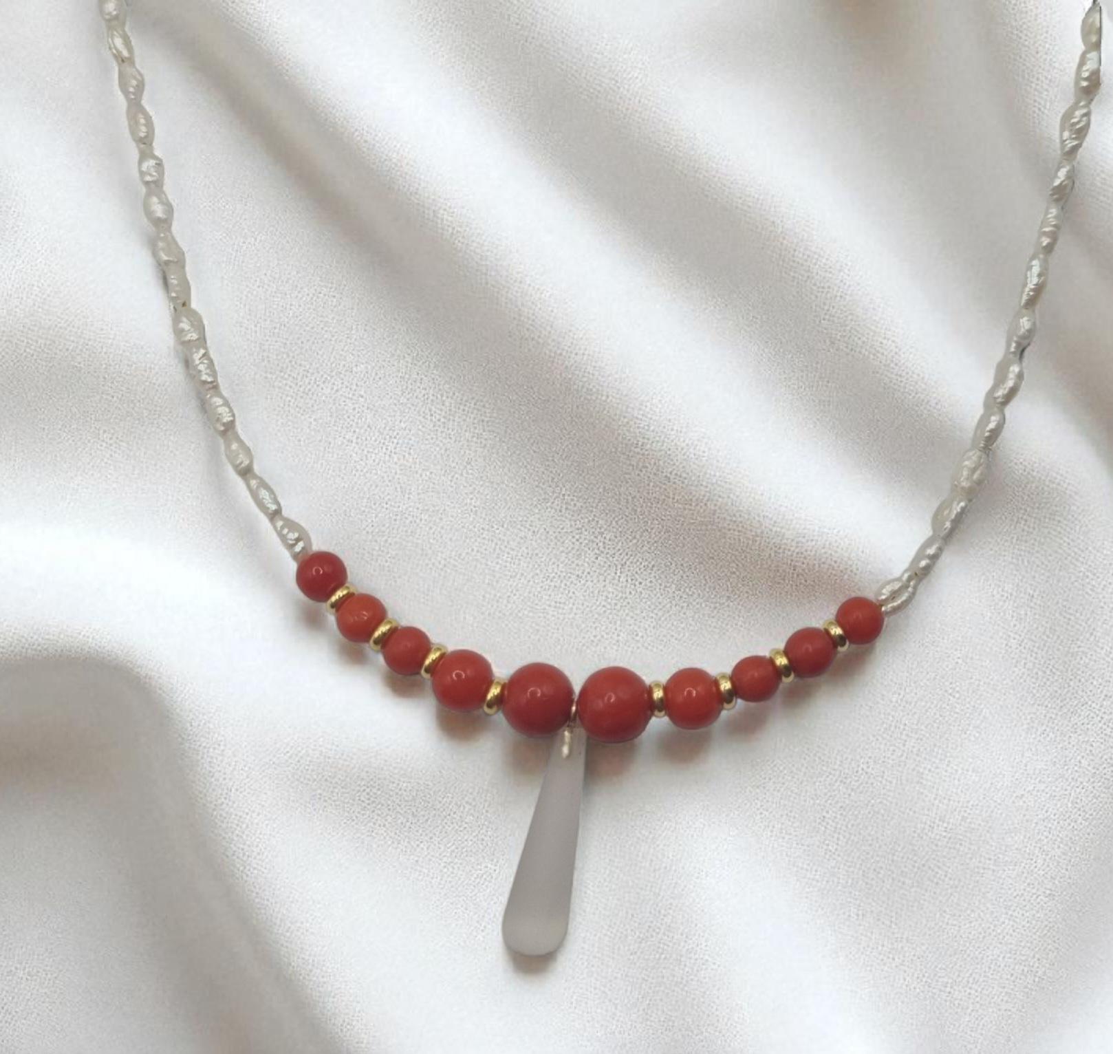 Halskette Mit Echten Korallen Bergkristall Und Süßwasserperlen 925 Sterling Silber Vergoldet von JuliasJewelryJJ