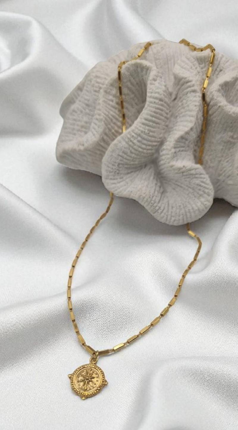 Halskette Eckig Stäbchen Mit Kompass Windrose Anhänger in 925 Silber Vergoldet von JuliasJewelryJJ