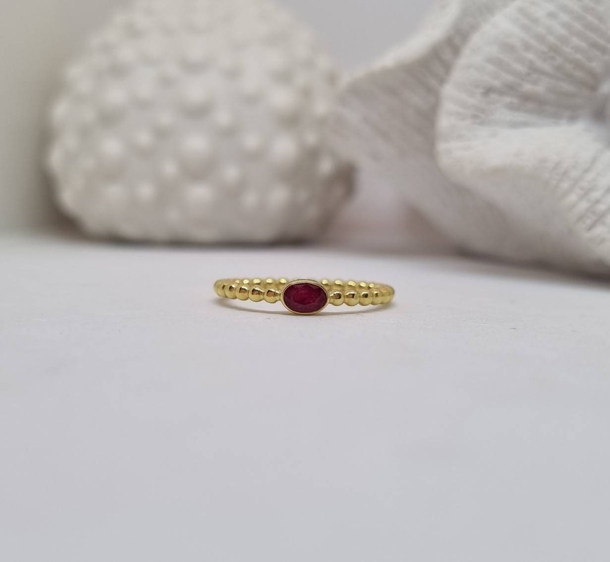 Kugelring Rubin Echt Oval in 925 Sterling Silber Vergoldet Verlobungsring Hochzeit Brautschmuck von JuliasJewelryJJ