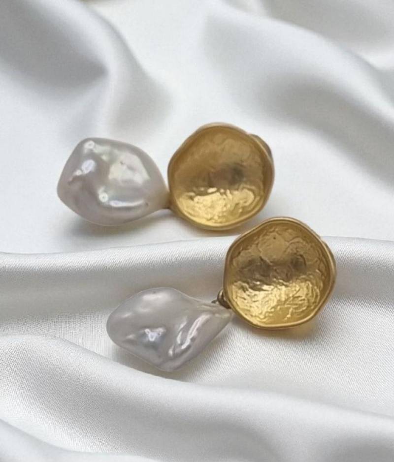 Ohrringe Mit Echten Süßwasser Keshiperlen Vergoldet Und 925 Sterling Silber Ohrstecker von JuliasJewelryJJ