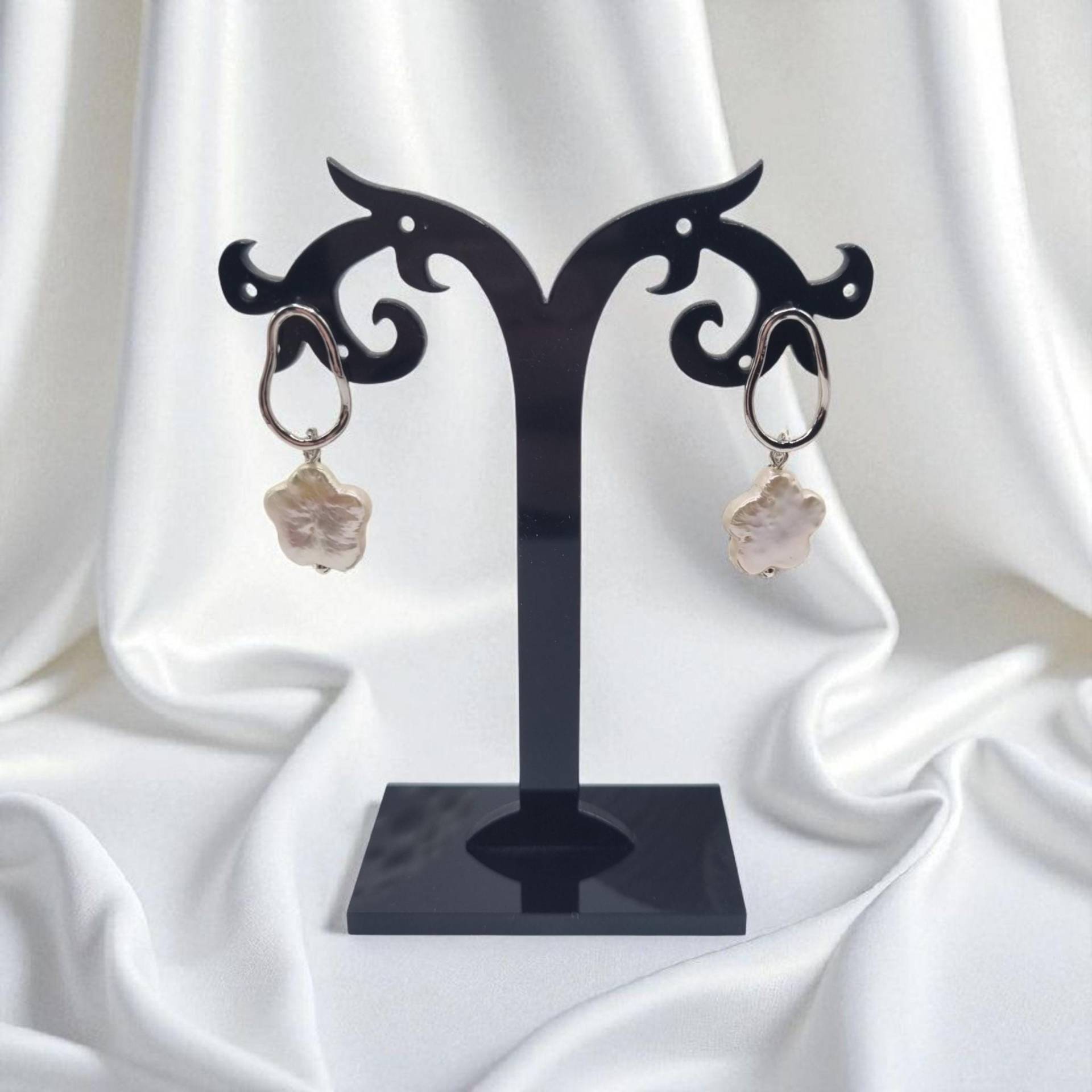 Ohrringe Ohrstecker Mit Echter Süßwasserperle Blume 925 Sterling Silber Und Versilbert von JuliasJewelryJJ