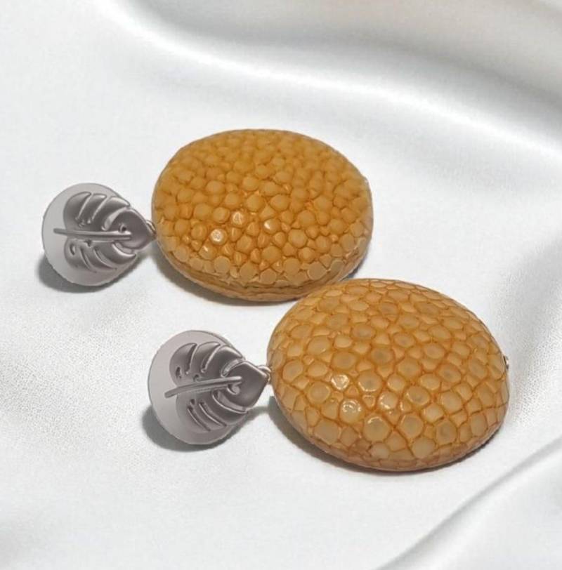 Ohrstecker Aus Echtem Rochenleder Gelb Monstera Blatt Versilbert Und 925 Sterling Silber Stecker von JuliasJewelryJJ