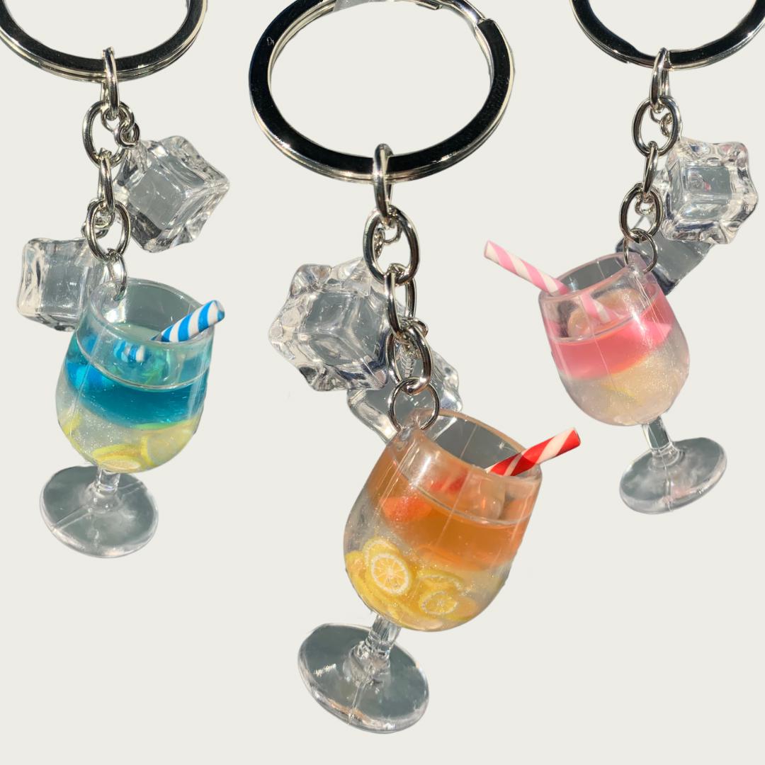 Schlüsselanhänger Cocktailglas Mit Eiswürfeln, Orange, Rosa, Blau, Lila, Grün, Geschenk Freundin Mama, Getränke Süßem Strohalm Glitzernd von JuliasSchmuckwerke