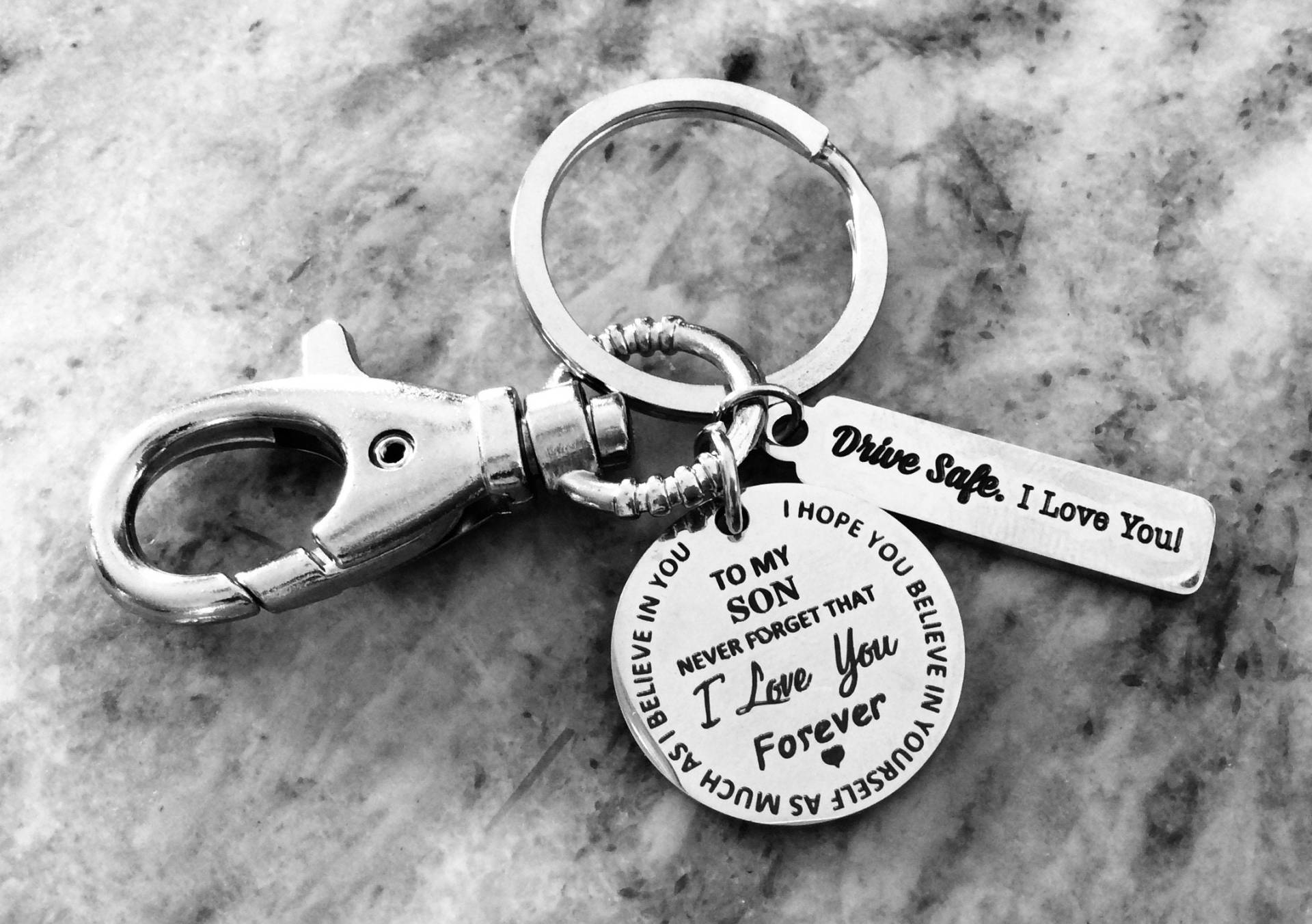 To My Son Keychain Geschenk Für Sohn I Love You Drive Safe Fob Inspirierende Silber Schlüsselanhänger Jungen Von Eltern von JulieAnnDesigned